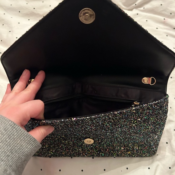 3/$25 Sparkly clutch - Picture 3 of 3